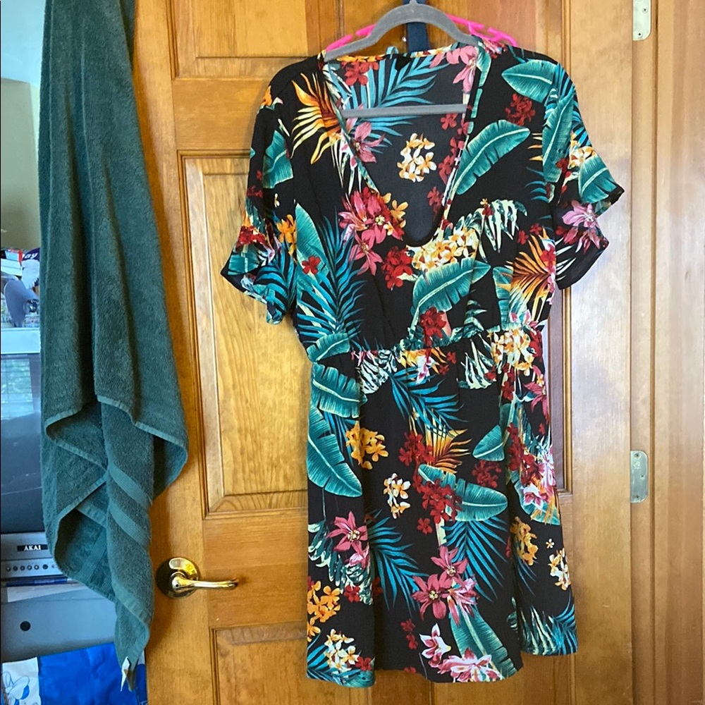 SHEIN Black Tropical Print Dress